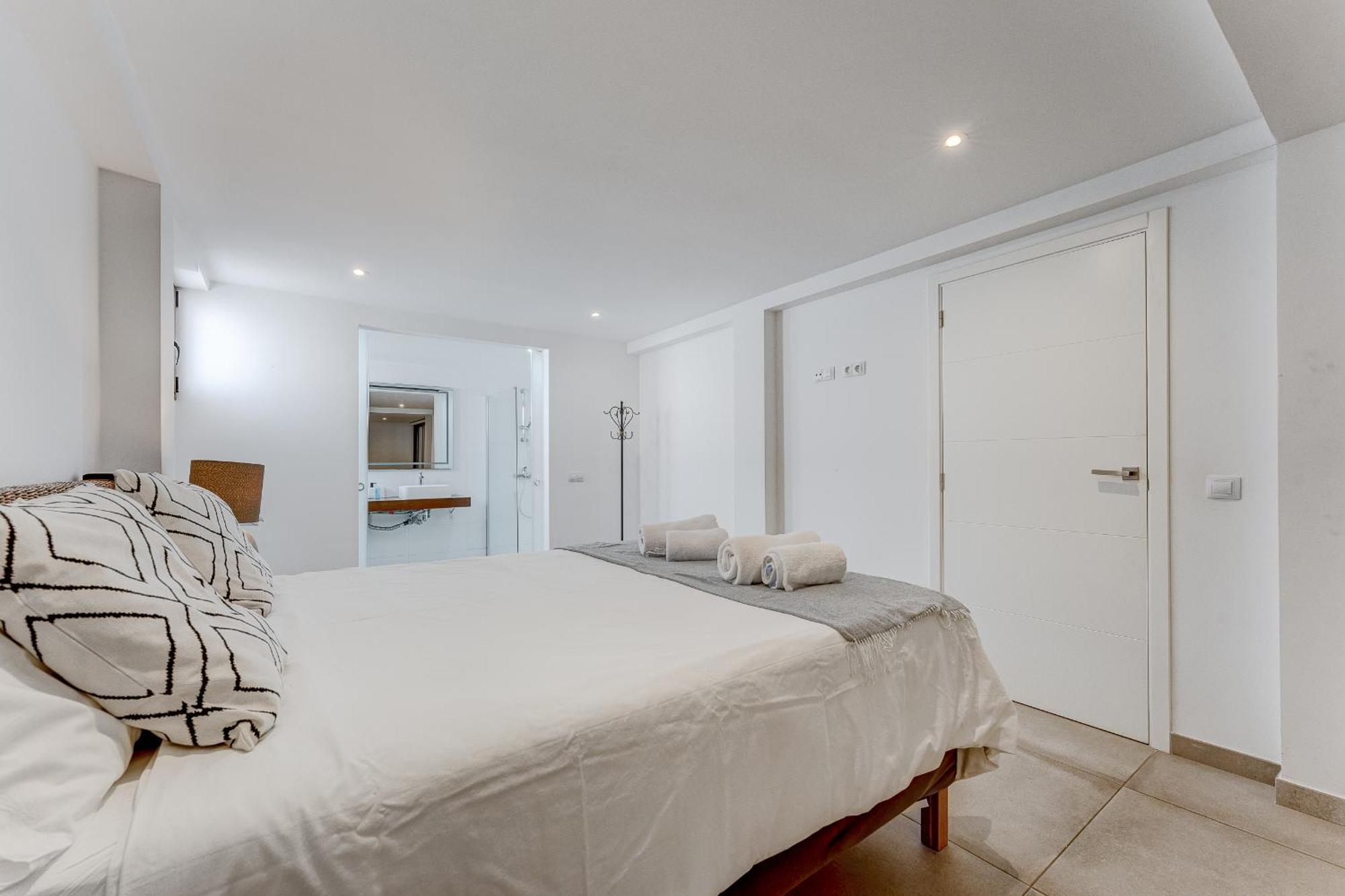 Fabulous Contemporary 5 Bedroom Villa With Private Heated Pool, Sleeps Max 13 Callao Salvaje Exterior foto